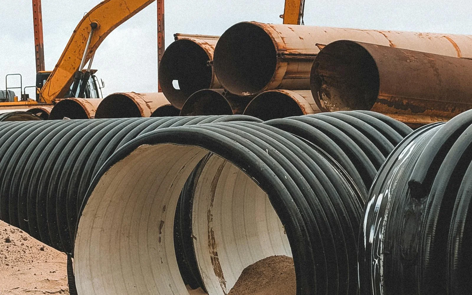 قنوات HDPE: أنابيب صلبة لمشاريع البيئة