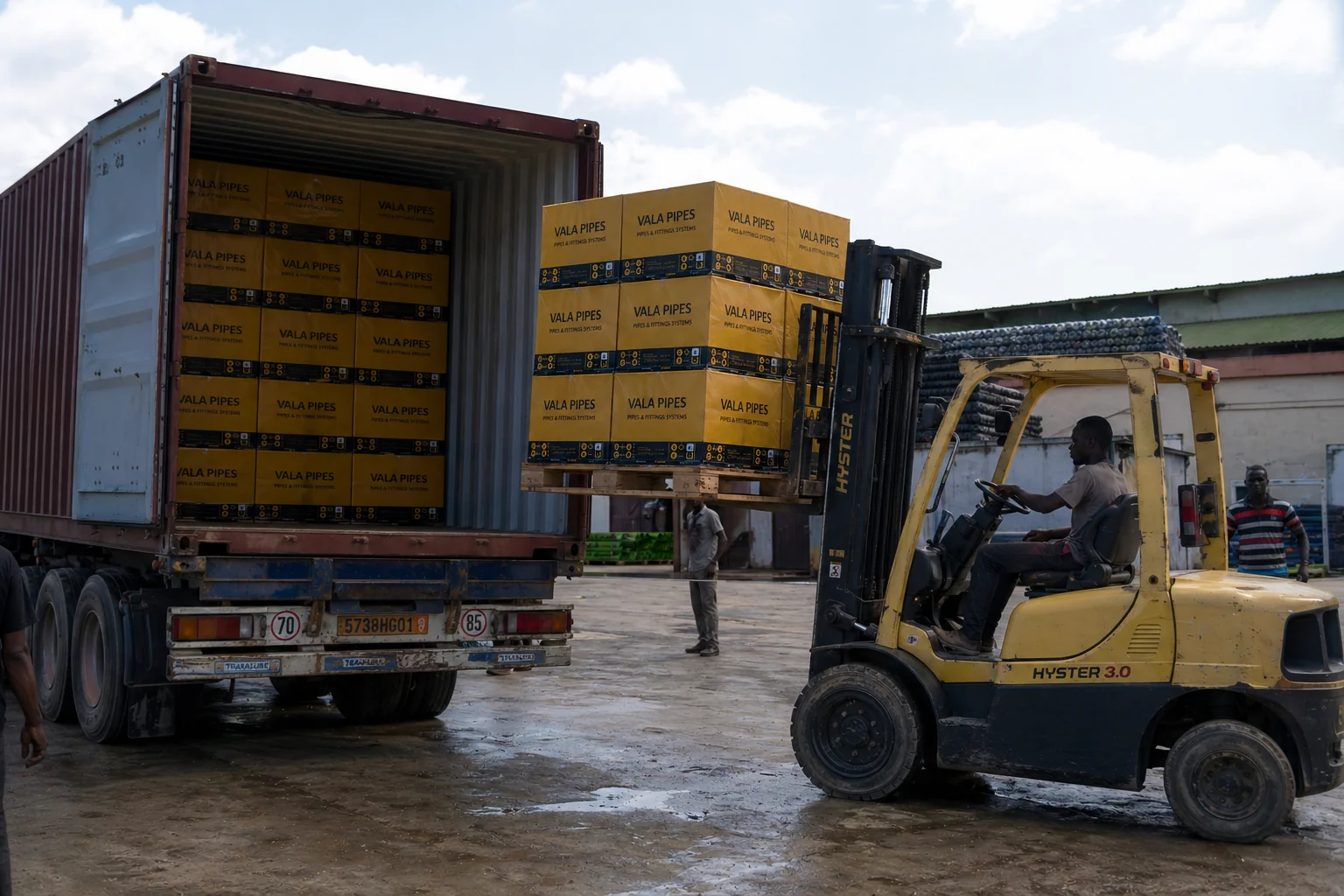VALA Pipes — التحميل في الميناء داخل حاوية CMA CGM